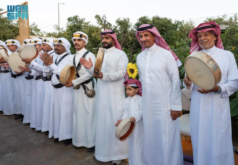 الخطيب يزور الطائف ويشيد بجمالها وتنوعها السياحي