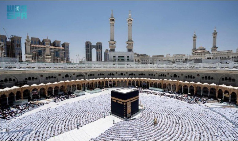 خطيب الحرم المكي : صلاة الاستخارة سبيل الفلاح والطمأنينة