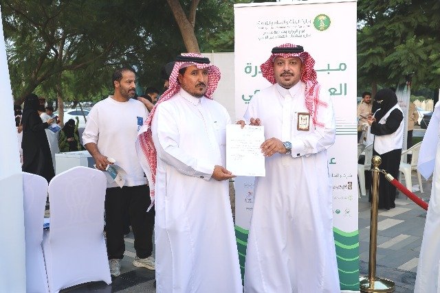 نائب مدير زراعة ” عسير ” يُكرم جمعية سهول ضمن مبادرة عطاء ونماء