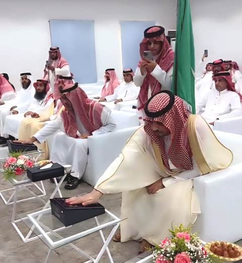 محافظ ” الخرمة ” يدشن ملتقى معادن لمنشآت الاعمال