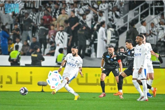 الهلال يتجاوز الشباب بخمسة أهداف مقابل ثلاثة