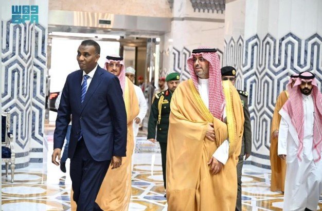 رئيس وزراء جمهورية الصومال الفيدرالية يُغادر جدة