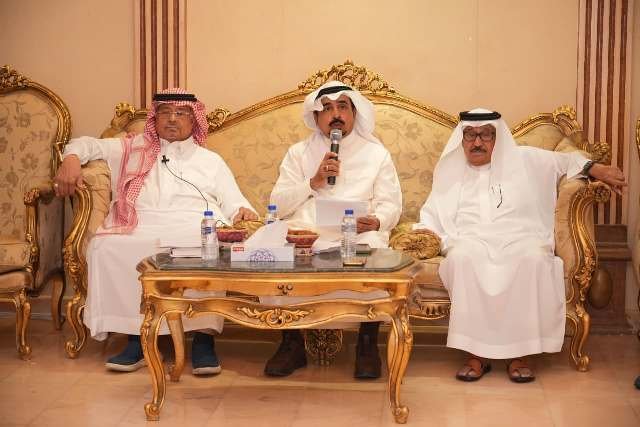 أسبوعية ” القحطاني ” تحتفي بأدباء جدة مع محمد قدس