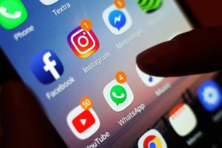عطل تقني يضرب فيسبوك وإنستغرام ويحجب وصول المستخدمين