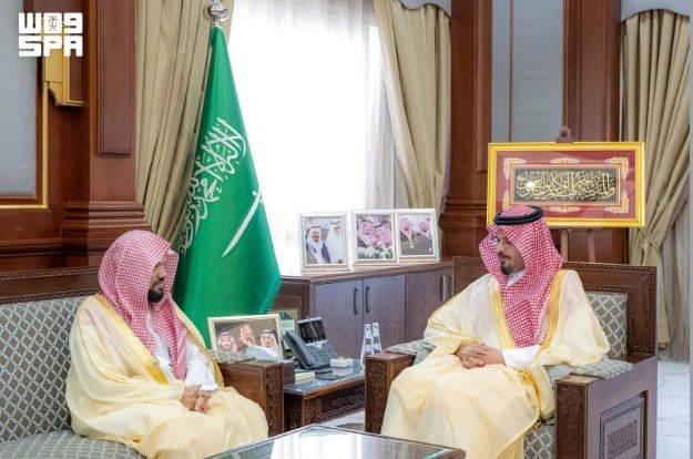 أمير المدينة يستقبل مساعد رئيس الشؤون الدينية بالمسجد النبوي