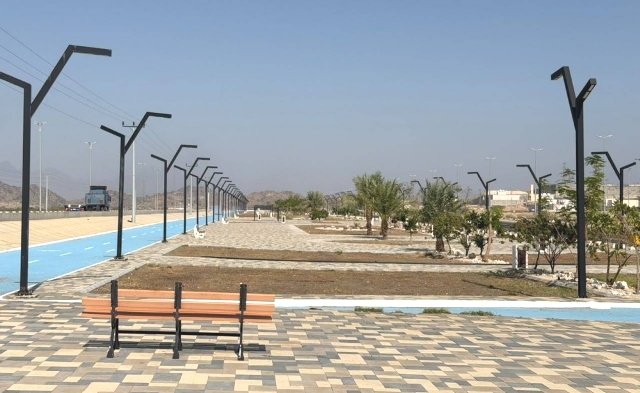 ممشى النخيل في بارق : ضعف الخدمات يؤرق مرتاديه