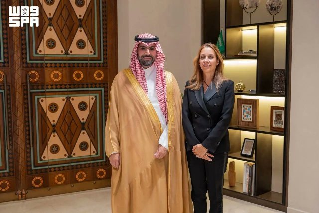 وزير الثقافة يعلن إطلاق البكالوريوس والماجستير في الأزياء